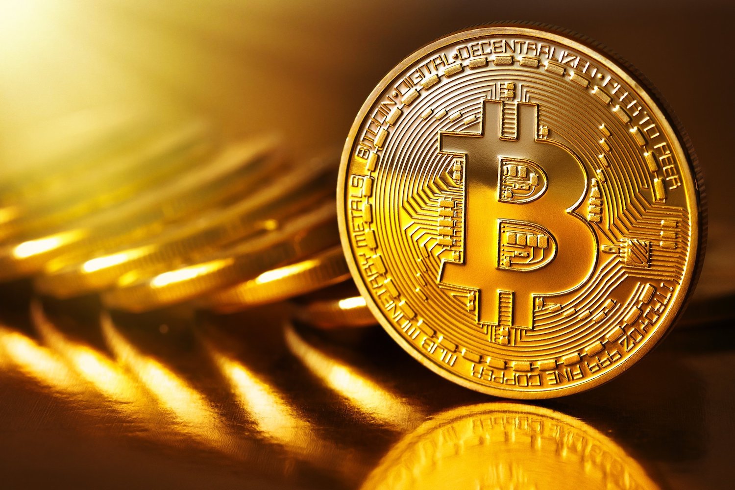 bitcoin v gold which is the better investment